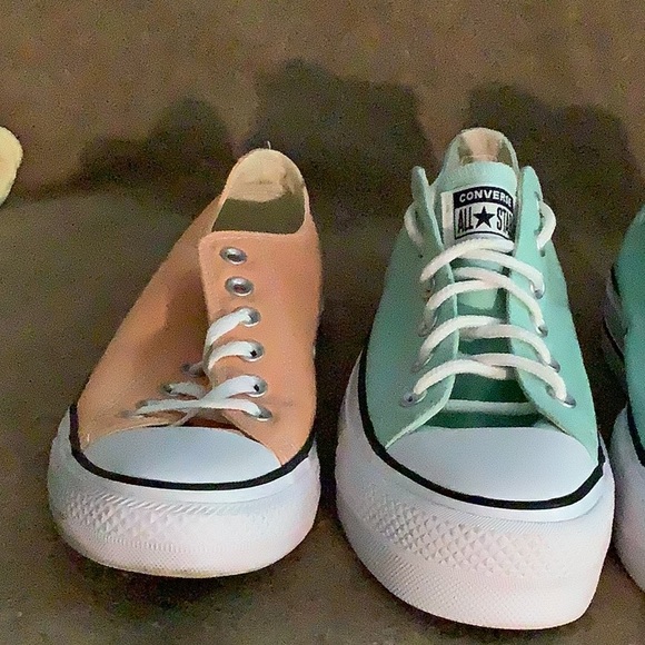 Converse All Star Womens size 10 - Picture 3 of 6